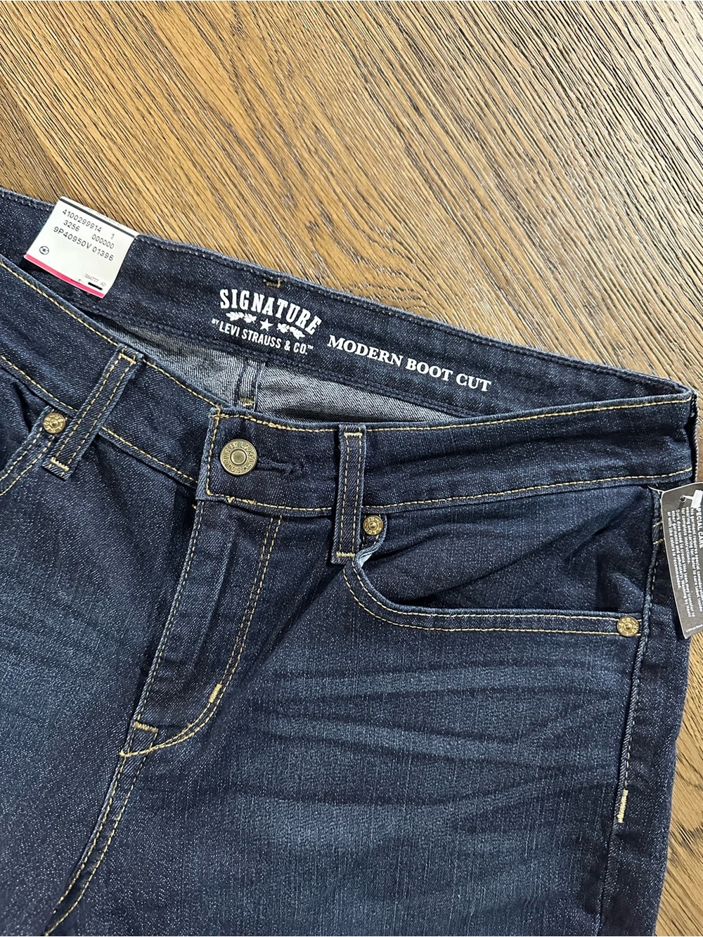 Levi's Signature - Modern Boot Cut Jeans - Dark Wash Blue Jeans - 16 - NWT